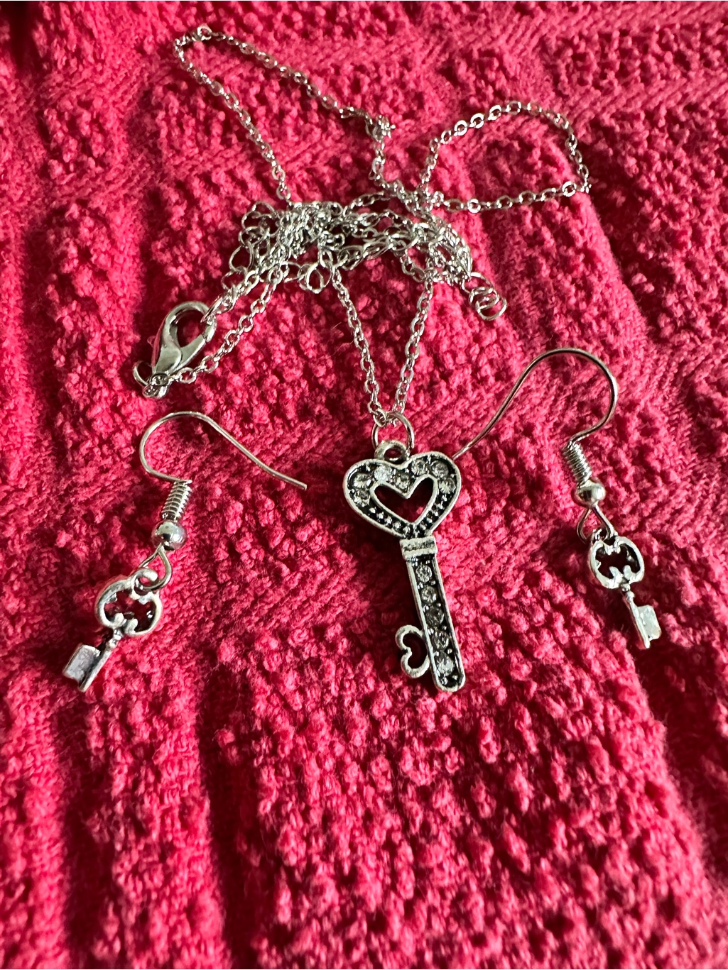 Unlisted Silver Key Heart Necklace And Key Earrings Set